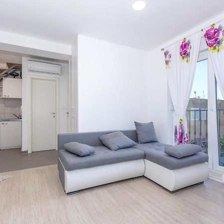 Gorgeous Apartment In Omis With Kitchen Εξωτερικό φωτογραφία