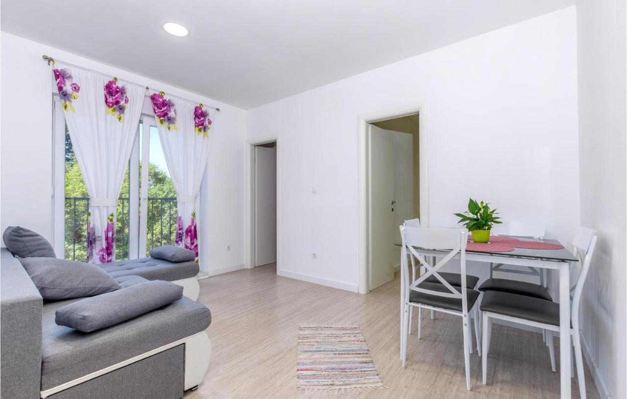 Gorgeous Apartment In Omis With Kitchen Εξωτερικό φωτογραφία