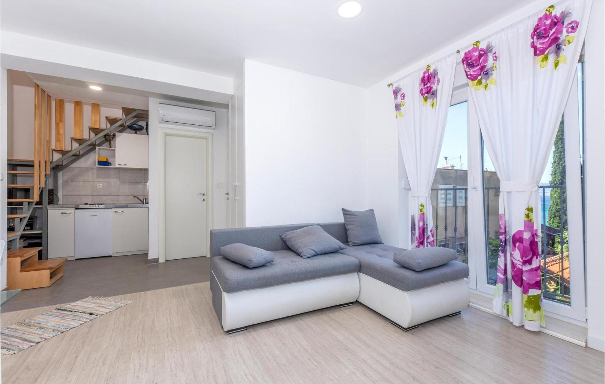 Gorgeous Apartment In Omis With Kitchen Εξωτερικό φωτογραφία